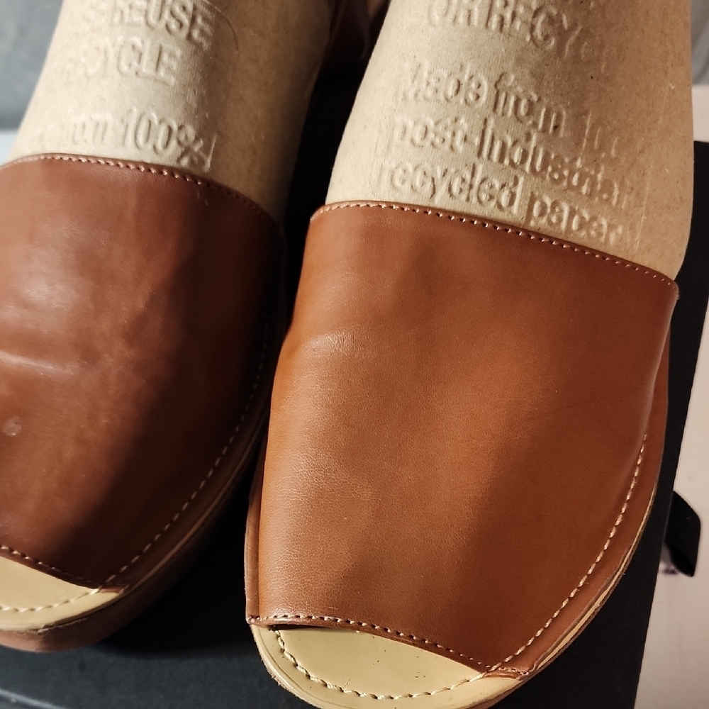 Kenneth Cole Tan Leather Women's Sandals